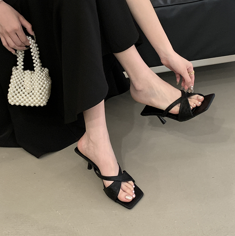 2026 Summer New Fairy Style Sequined Square Toe Slide Sandals Low Heel Women's Slippers - Image 2