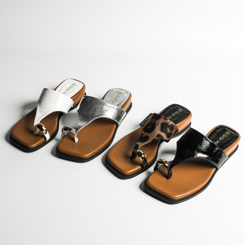 Crape Myrtle 2026 New Gold Buckle Toe Clip Soft Leather Thick Sole Sandals for Women Summer Casual Beach Slippers