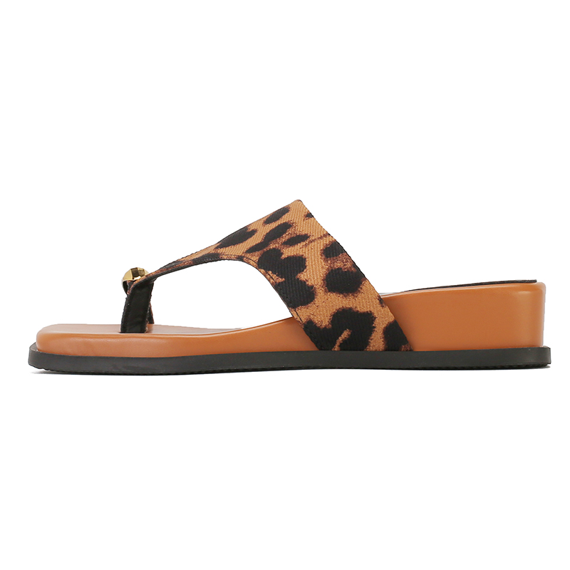 Crape Myrtle 2026 New Gold Buckle Toe Clip Soft Leather Thick Sole Sandals for Women Summer Casual Beach Slippers - Image 5