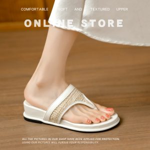 Summer Women's Flip Flops Seoul Woven Sandals 5cm Wedge Heel Vacation Beach Toe Separator Sandals